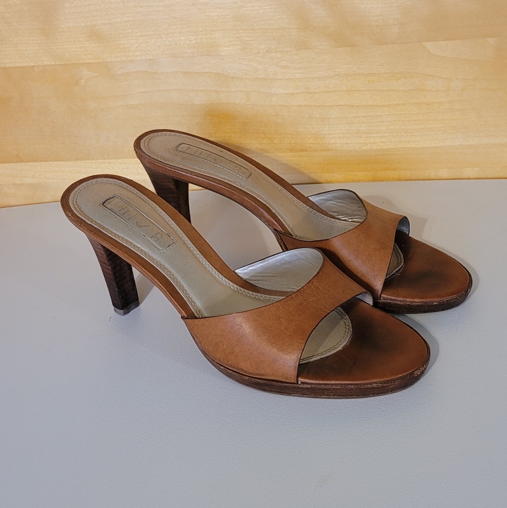 Unisa Heels Sz 7